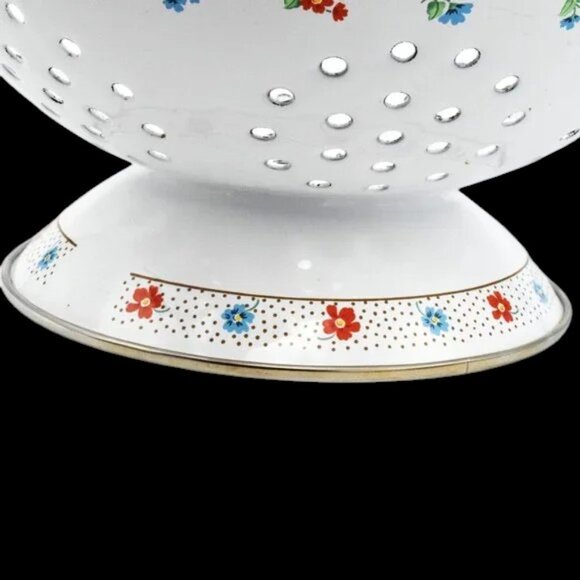 Vintage M. Kamenstein Inc. Colander White Enamel Floral Brass Handles - Picture 9 of 12